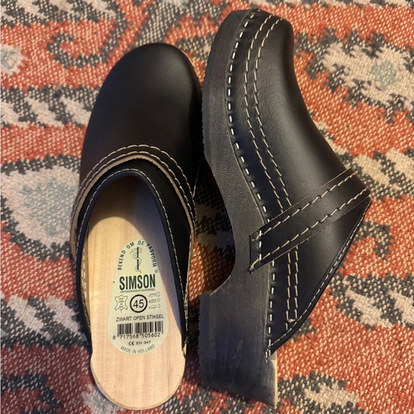 Simson Black Clogs - Picture 3 of 6